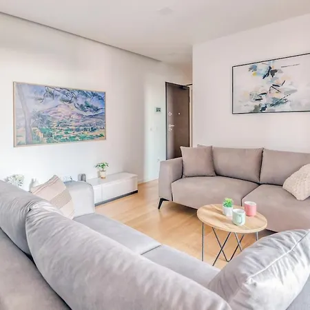 아파트 Ventus White 자다르