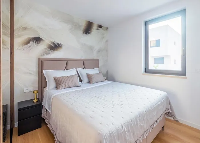 Ventus White Daire *