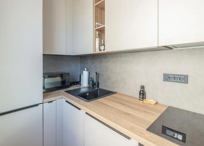 아파트 Ventus White 자다르